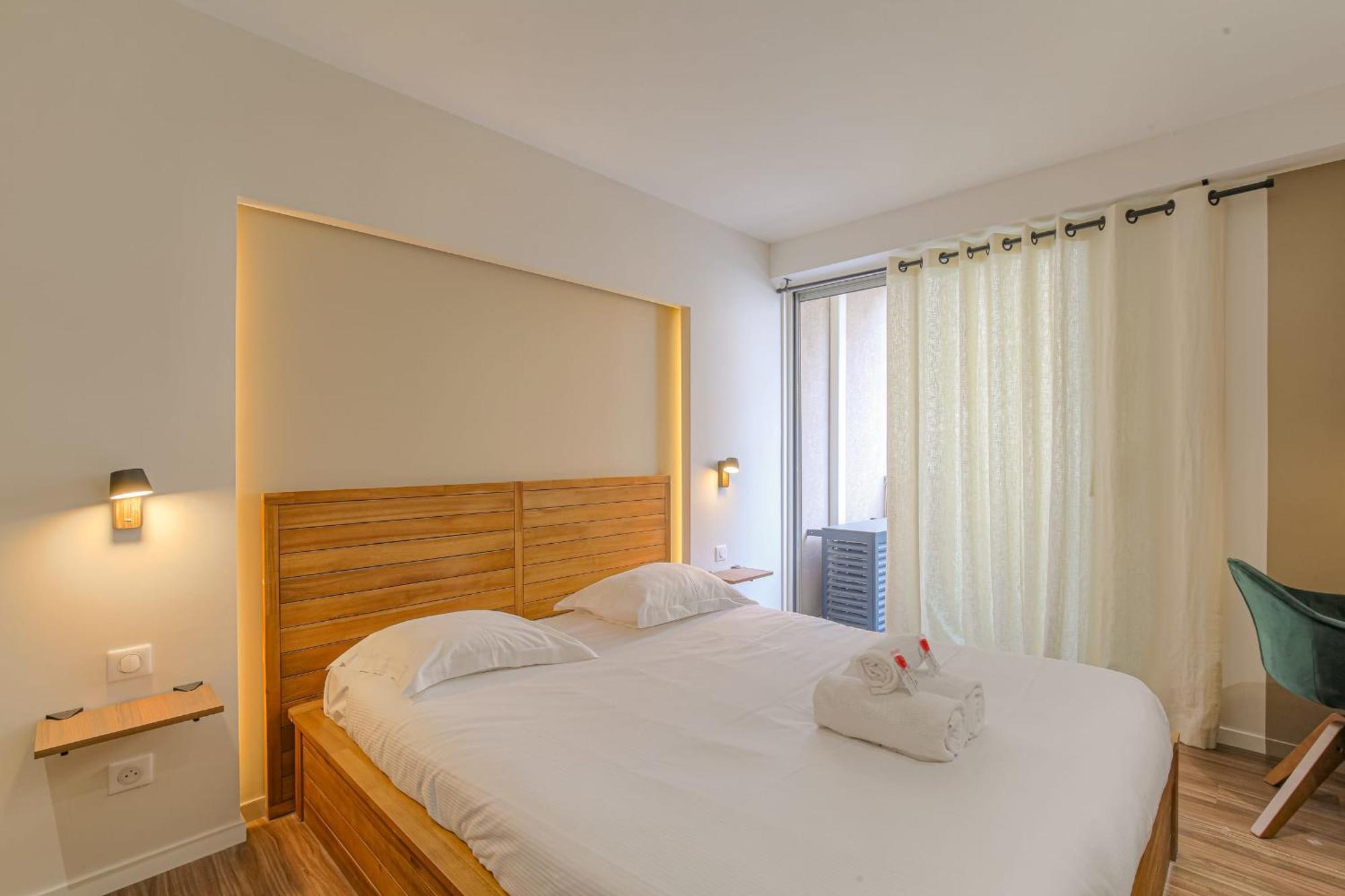 Luxe Et Design Avec Parking Gratuit Apartment Lyon Luaran gambar